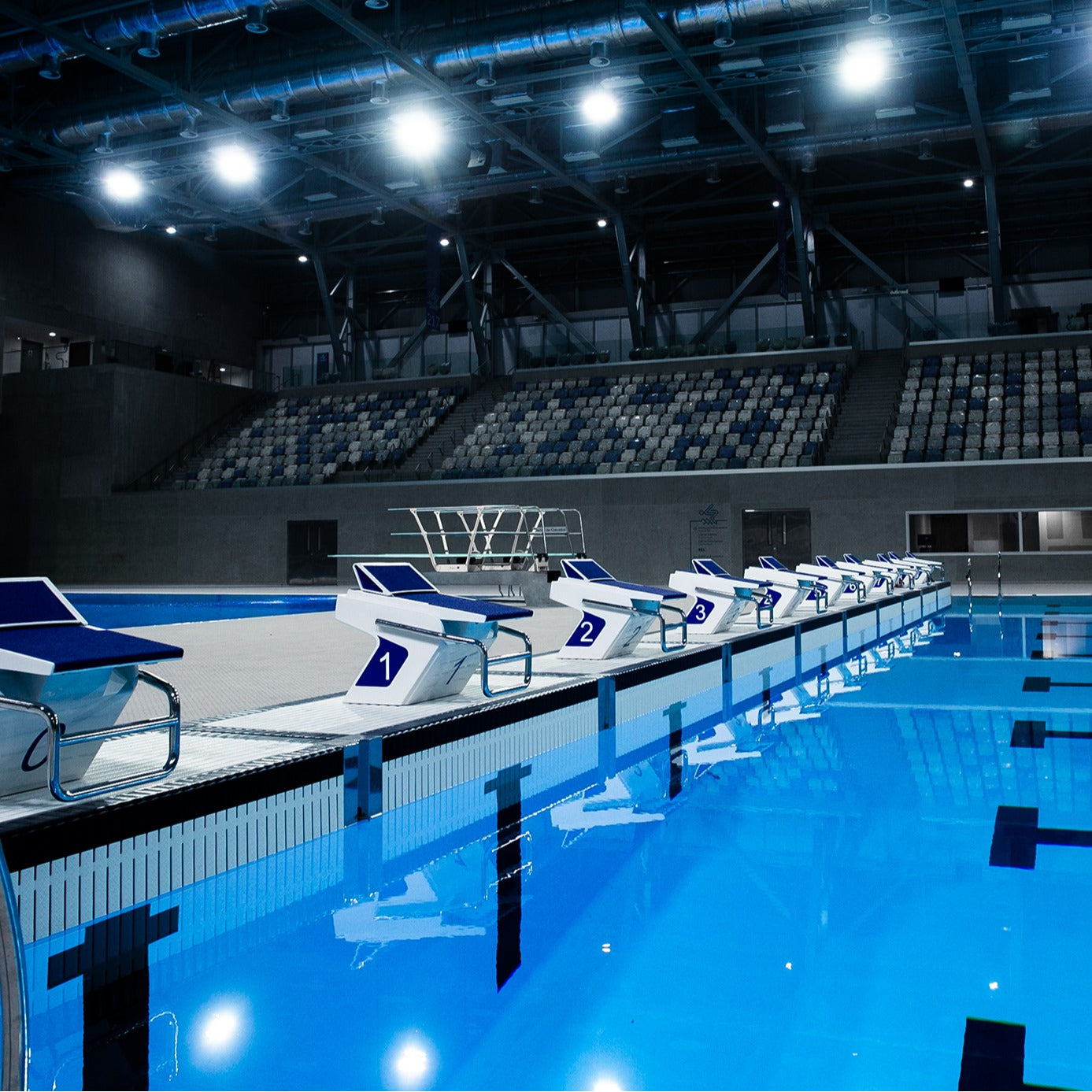 Videoyu yükle: Paris La Défense Arena&#39;da Yüzme Havuzu Kurulumu - Hızlandırılmış Çekim | Myrtha Pools